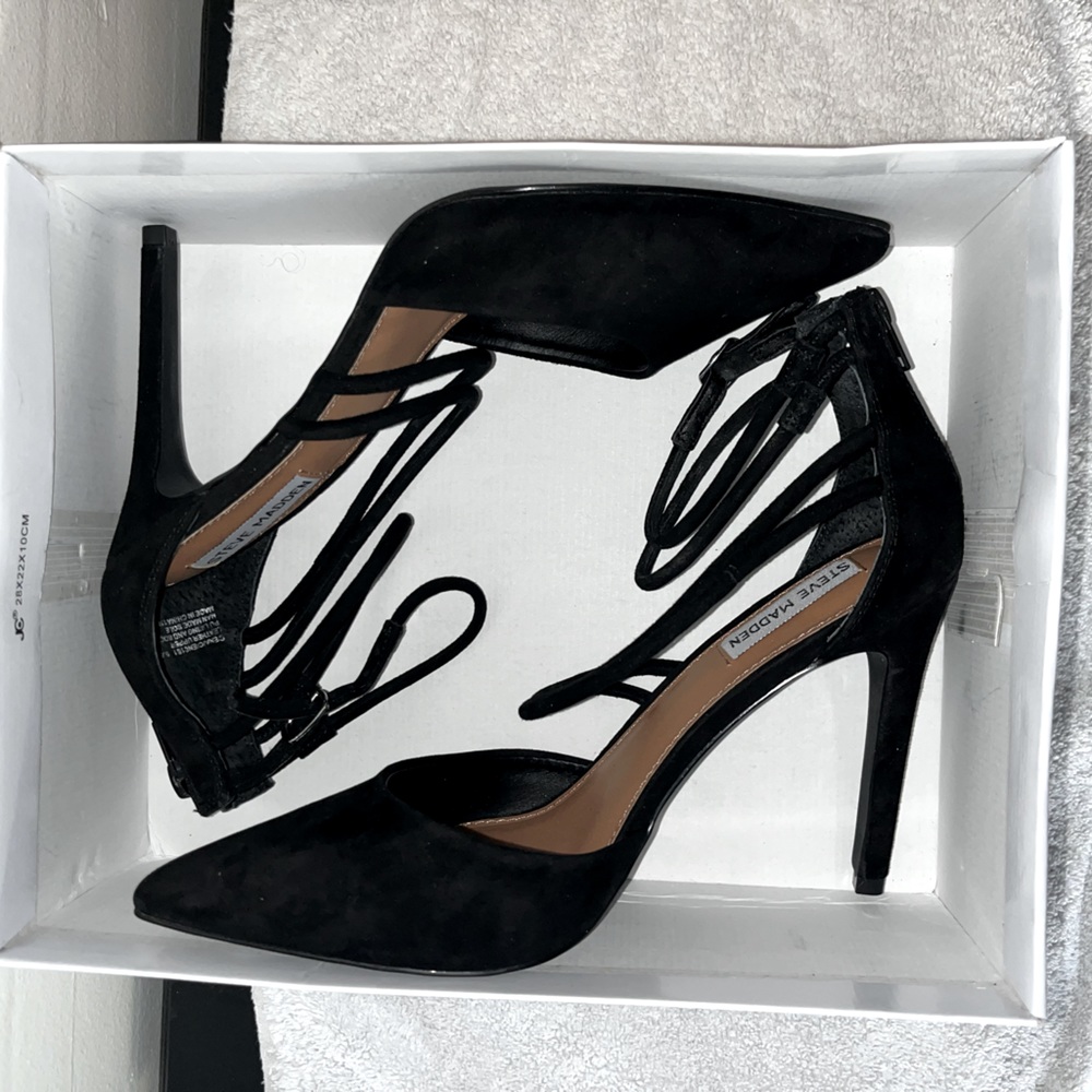 Black Steve Madden Suede Heels size 9.5 NWB